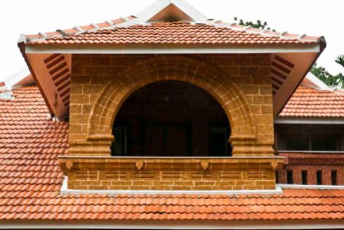 04 balcony with laterite arch